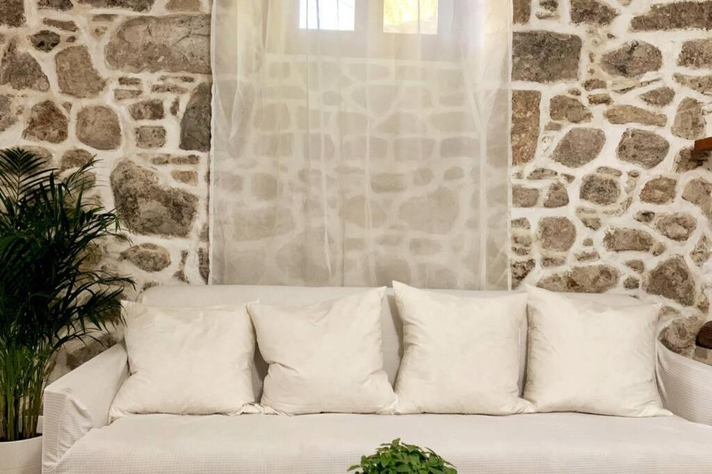 Lava House Daire Mandrákion Dış mekan fotoğraf